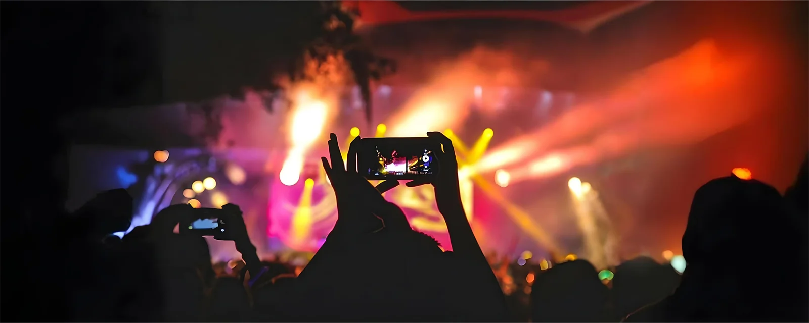 How can we use social media for the success of an event?