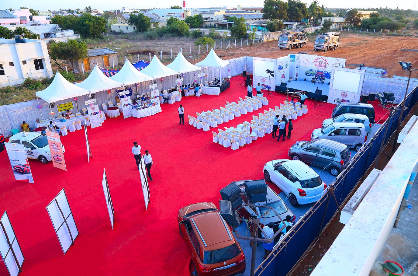 Maruti sUZUKI - mega Carnival